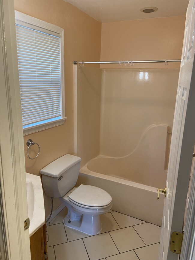 Bathroom - 506 Martingale Dr