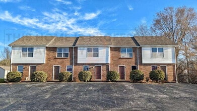 Building Photo - 1531 E Knollwood Cir