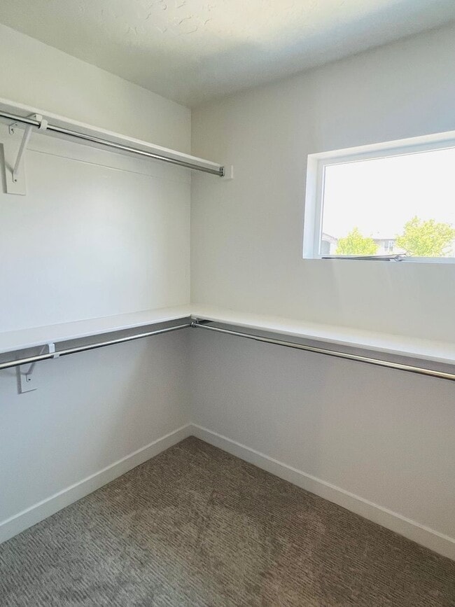 Foto del edificio - Beautiful new construction, modern townhom...