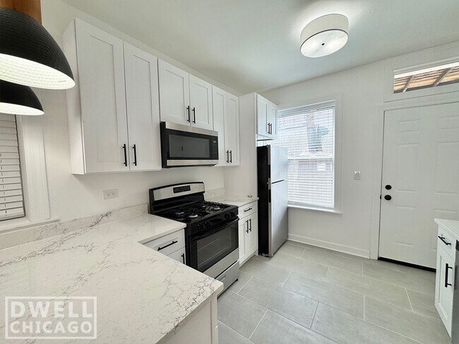 Foto del edificio - 956 N Winchester Ave