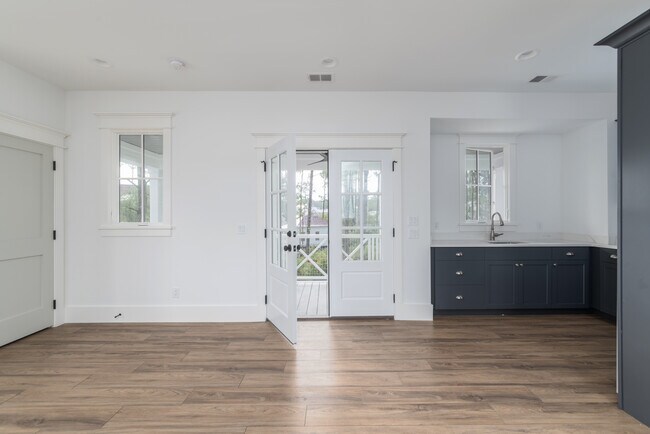 Building Photo - 204 Hunting Lodge Rd