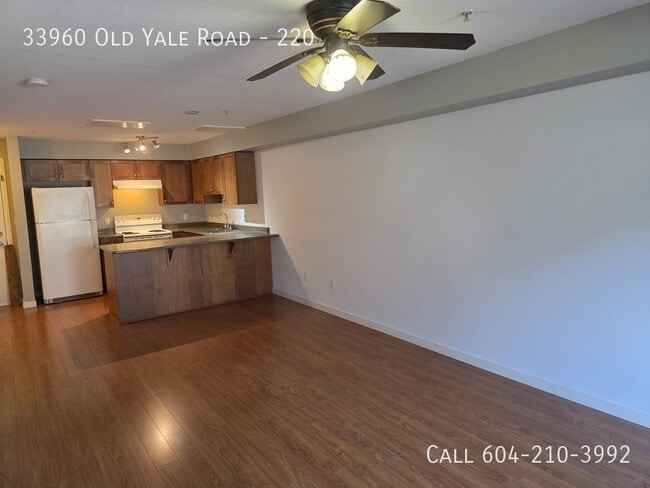 Building Photo - 1 Bedroom at Old Yale Heights!