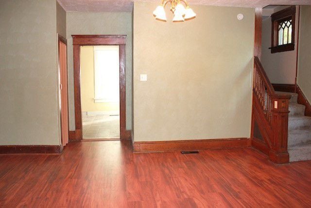 Building Photo - 283 W 5th St