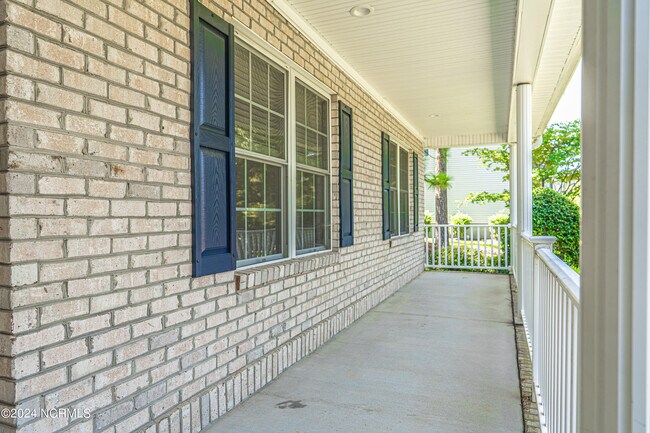 Foto del edificio - 380 Queens Cove Way