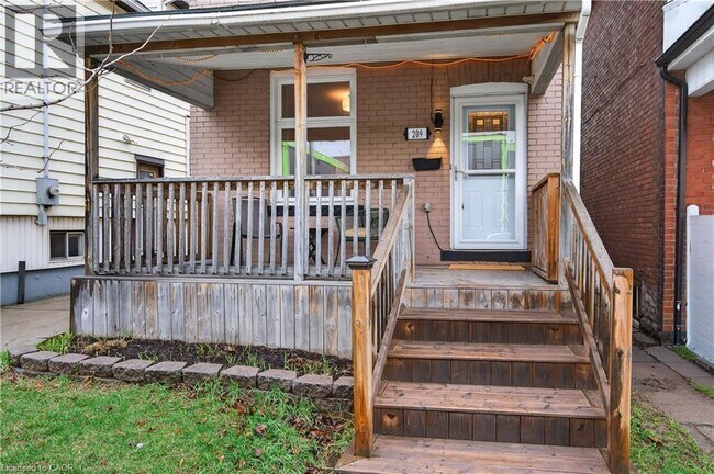 Photo du bâtiment - 209 Glendale Ave N