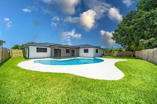 Foto del edificio - 11758 Banyan St