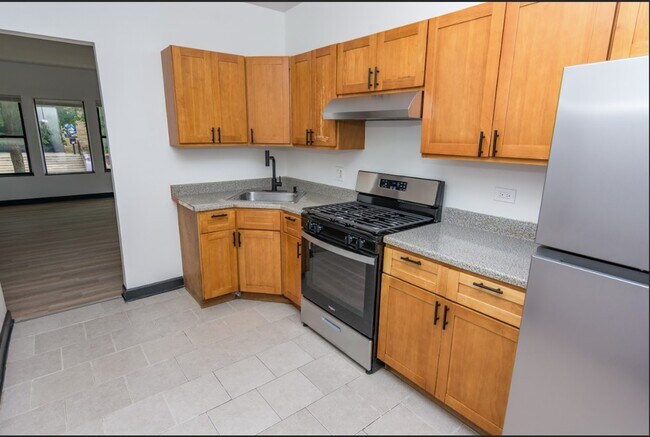 Foto del edificio - 5629 W Washington Blvd
