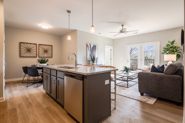Building Photo - Villas at Green Valley
