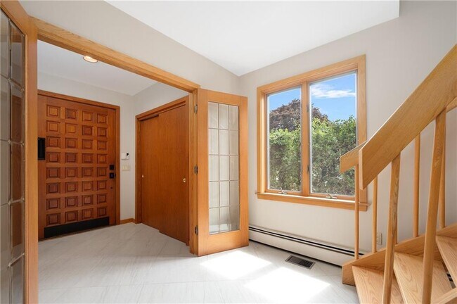 Building Photo - 14 Maxcy Dr