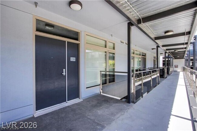 Foto del edificio - 8925 W Flamingo Rd