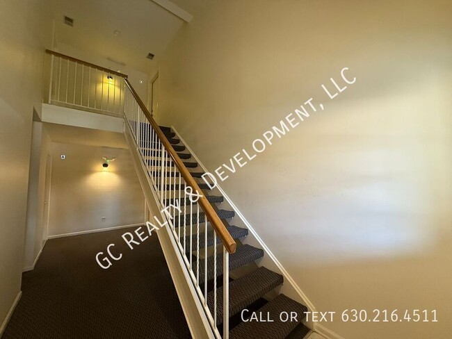 Foto del edificio - ***2 BDRM / 2ND FLOOR / WASHER & DRYER IN ...