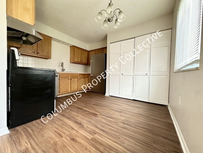 Foto del edificio - 906 S Spring Rd