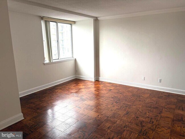 Foto del edificio - 501 Slaters Ln