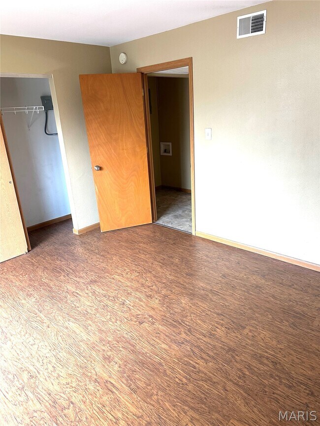 Building Photo - 5 Sarpy Rd