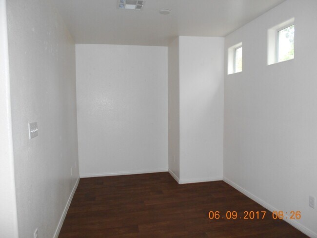 Foto del edificio - 3 Bedroom Single Family
