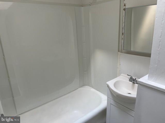 Building Photo - 5439 Torresdale Ave