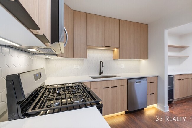 Building Photo - Beautiful New Renovation of Luxury 3 Bed +...