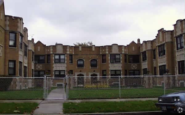 Primary Photo - 1643-1653 E 85th Pl