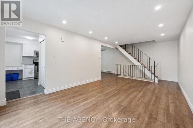 Building Photo - 410 Scottsdale Dr