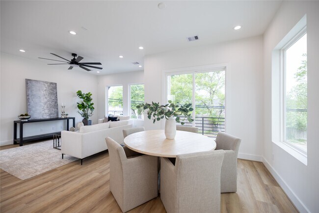 Foto del edificio - 4010 Yellowstone Blvd