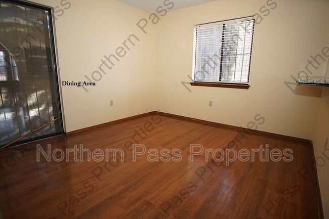 Building Photo - 11728 Bob Mitchell Dr