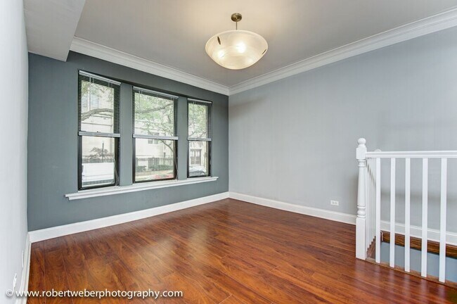 Foto del edificio - Gorgeous 3 Bed 2 Bath in the Edgewater area