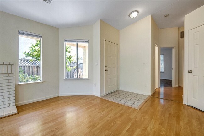 Building Photo - 2015 Sugar Pine St