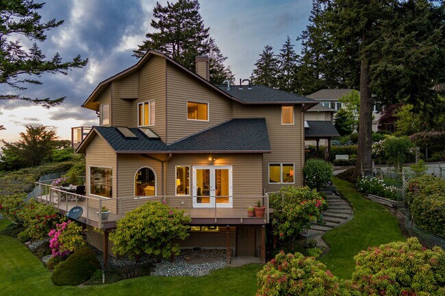 Foto del edificio - Gorgeous West facing View Home in Coupeville with Acreage and Privacy!