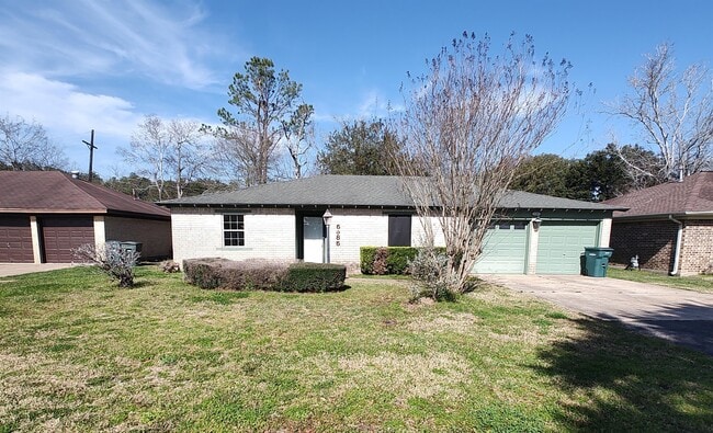 Building Photo - 5585 Scenic Dr