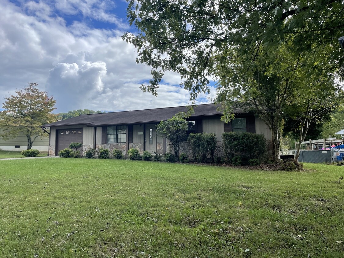 Photo - 7156 Periwinkle Rd (Knoxville, TN)