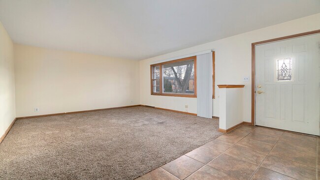 Building Photo - 229 Flintridge Dr