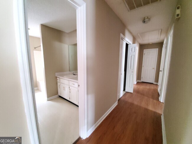 Building Photo - 403 Wendwood Ct