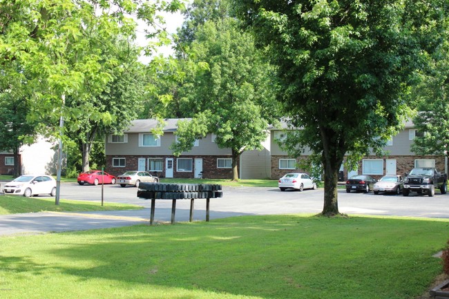 Building Photo - Colonial East Apartments