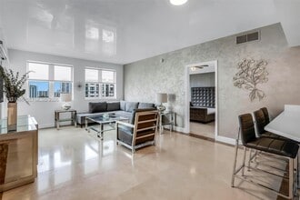 Building Photo - 20000 E Country Club Dr