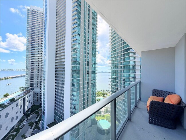 Foto del edificio - 501 NE 31st St
