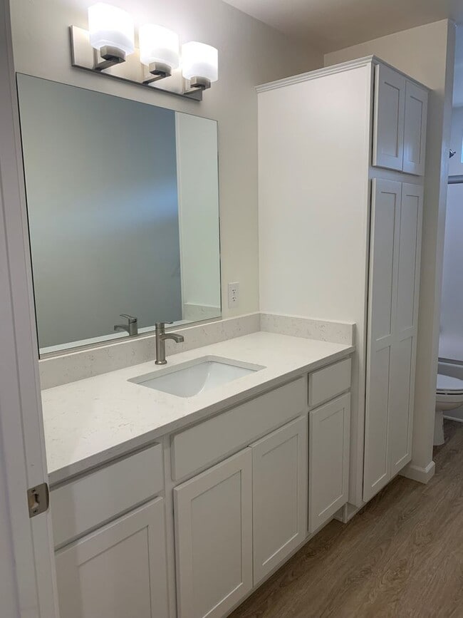 Building Photo - 2358 South Dr