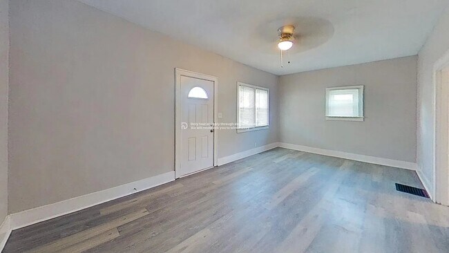 Building Photo - 1138 Lillian Ave