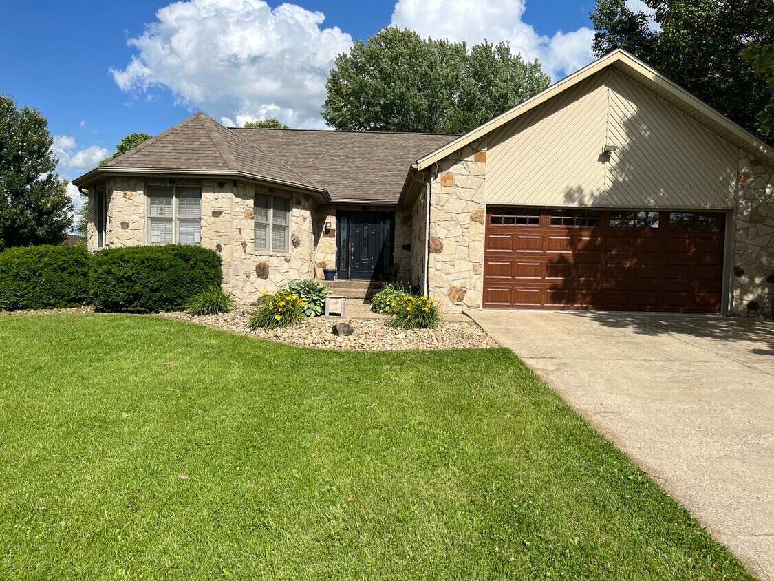 Front Yard - 3052 N Andy Way