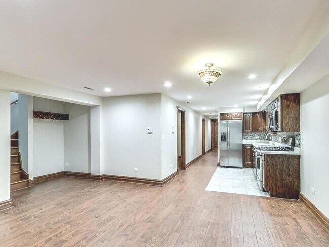 Foto del edificio - 4850 N Albany Ave