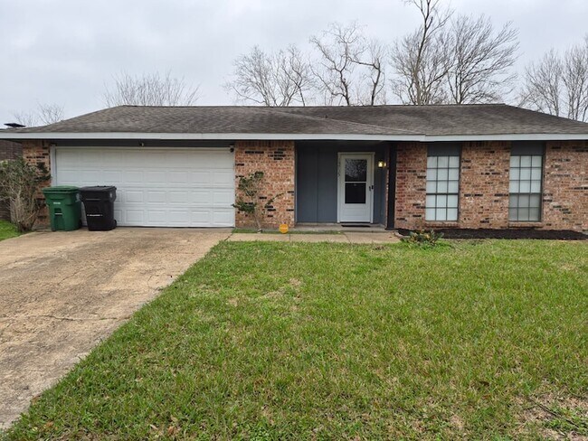 Foto del edificio - 15735 Munson Ln