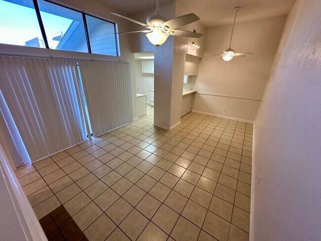 Foto del edificio - 644 Bellaire Dr