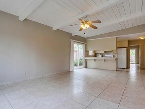 Building Photo - 926 Bonita Dr