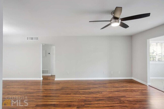 Building Photo - 1468 Briarwood Rd NE