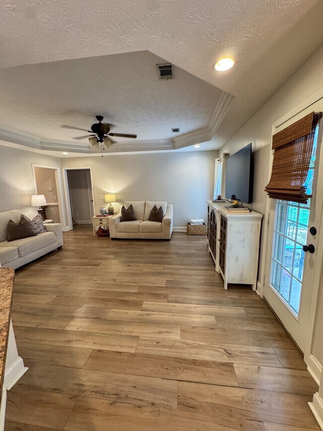 Foto del edificio - 127 Lee Rd 2181