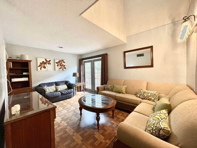 Foto del edificio - 117 Valley Rd