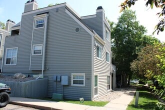 Building Photo - 1301 University Ave
