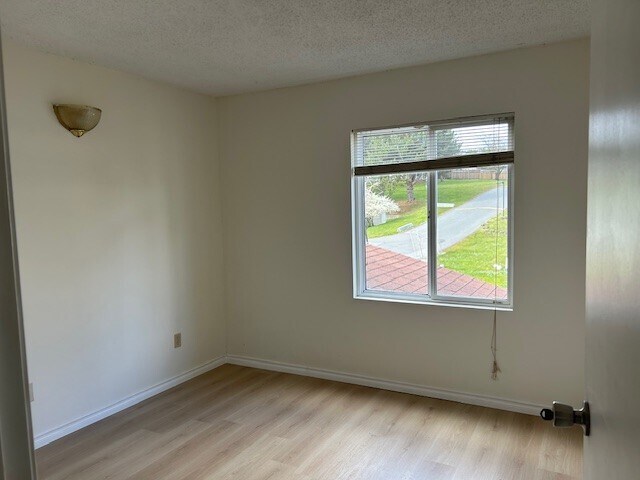 Photo du bâtiment - 444 Bruce Ave