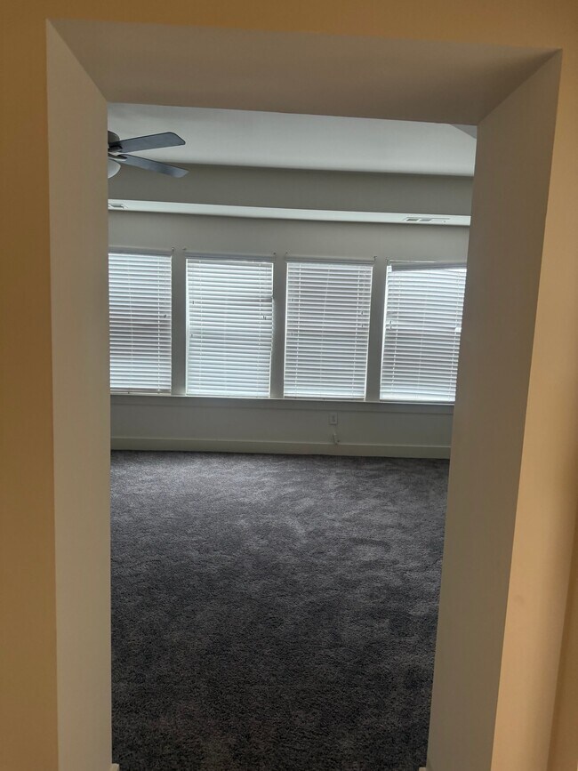 Foto del edificio - 2143 Arnage Dr