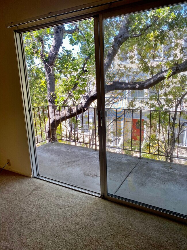 Foto del edificio - 94 Bayo Vista Ave