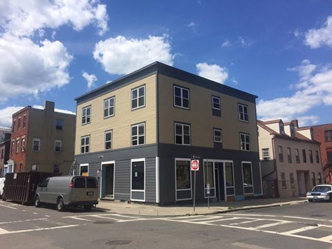 Building Photo - 112 Maverick St